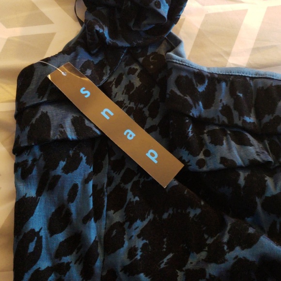 Dress - Picture 3 of 3